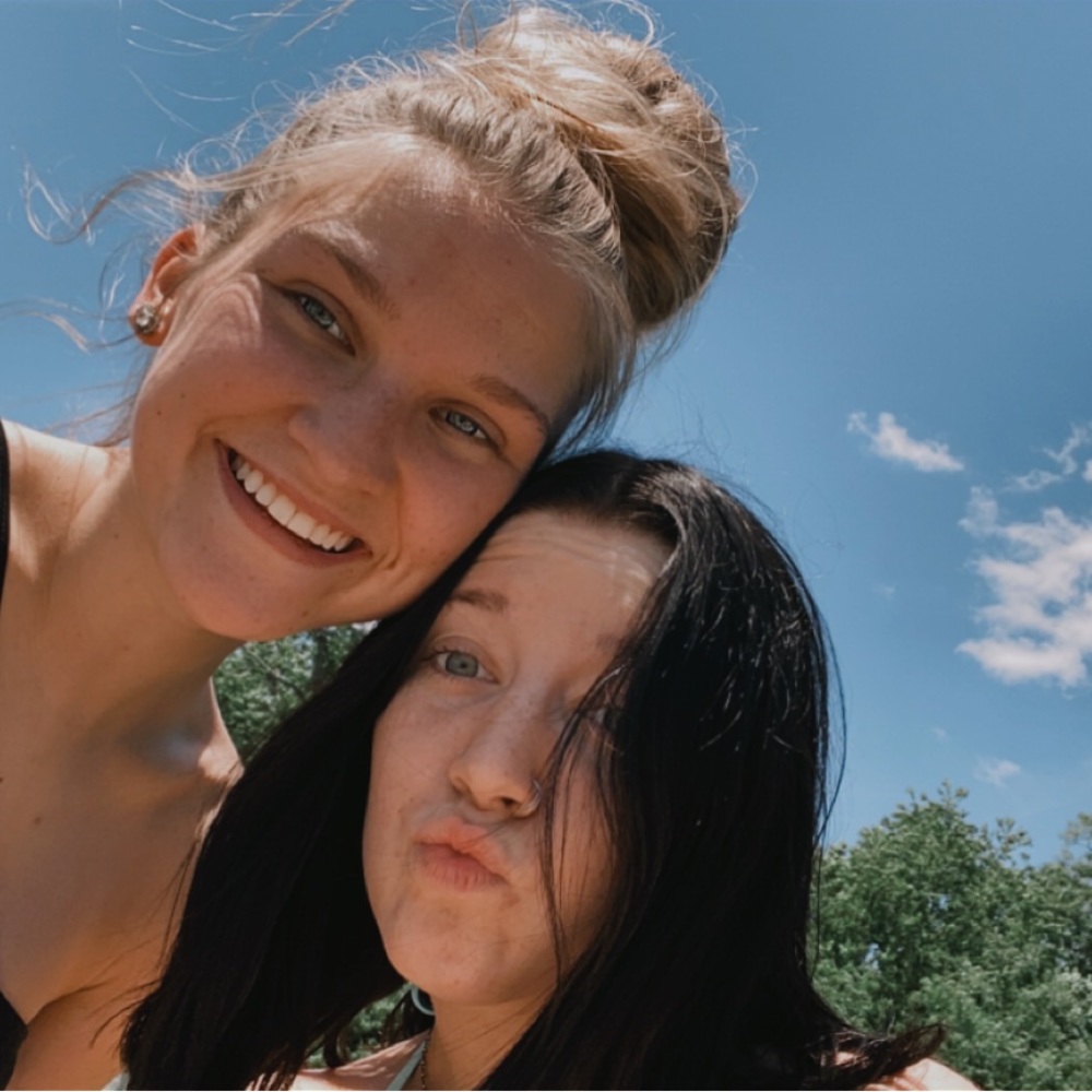 Meet your Posher, Olivia